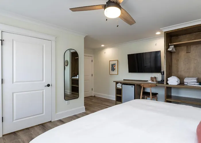 Albermarle #202 Inn At Old Beach