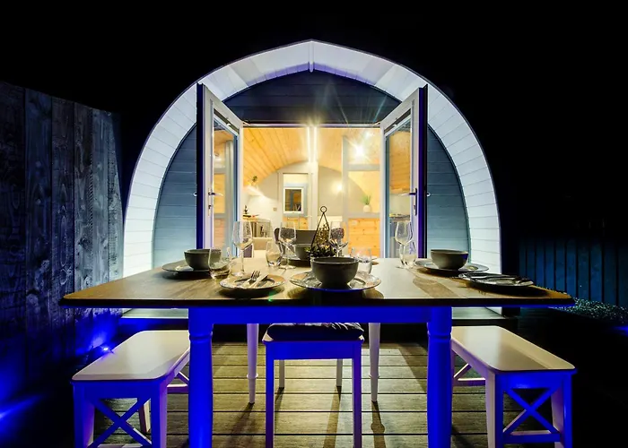 Onich Hotel & Lochside Beach Pods