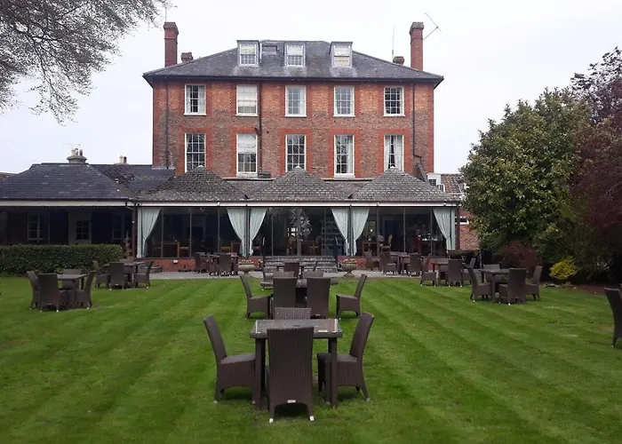 The Riverside House Hotel