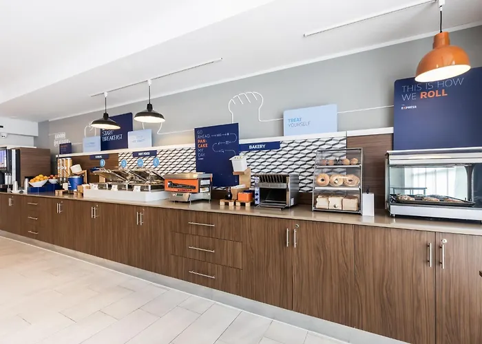 Holiday Inn Express Toronto-North York By Ihg