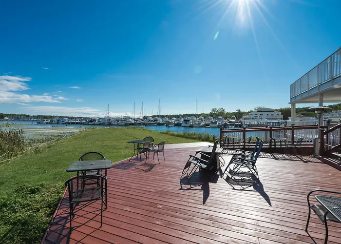 Peninsula Point Cozy Lakefront Condo 1Br 1Ba