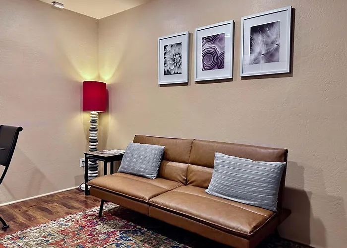 Mountain View 1 Bedroom Apartment, Unit B, Private Entrance