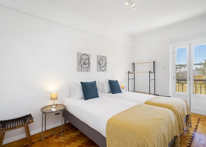 Whome Peaceful Alges Family Home Away From City Noise