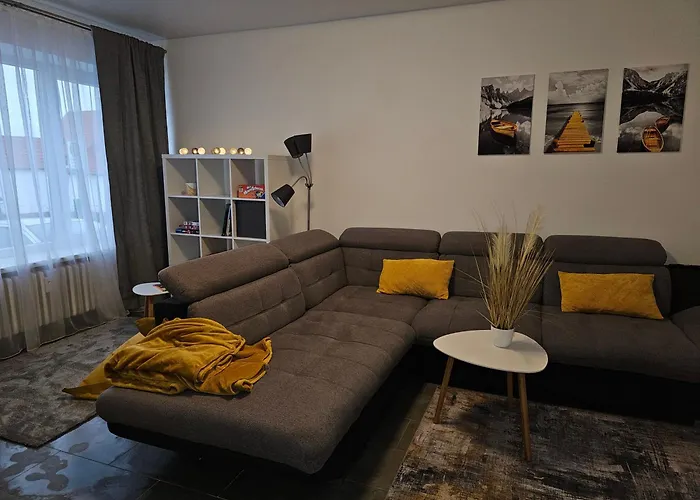 Warburg, FeWo Sweet Home 2,5 Zi- EG-separater Eingang - Parkplatz - Terasse- komfortabel,renoviert