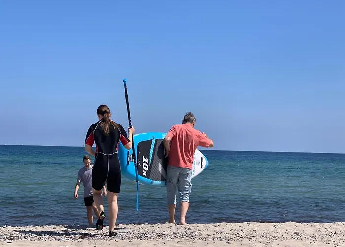 SommerLund - macht Laune auf Meer - Ruhige und sonnige Ferienwohnung mit Terrasse und Garten nahe Strand und Ostsee