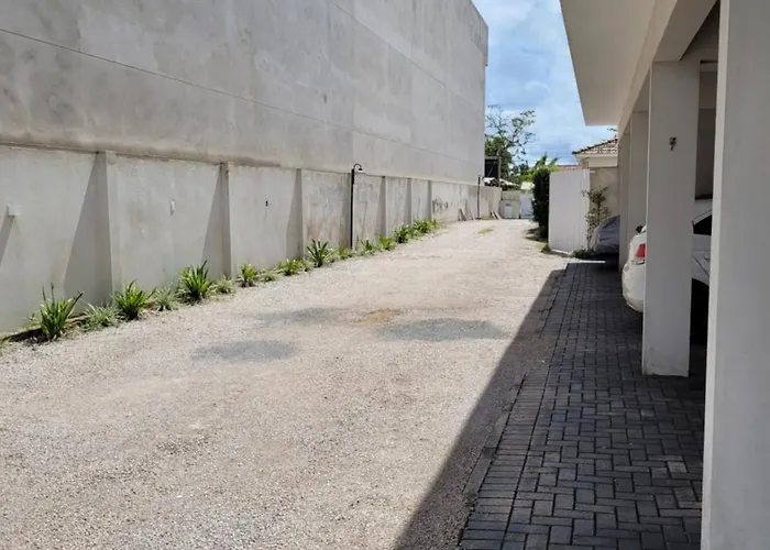 Excelente Sobrado Confortável no Centro de Tijucas Próximo as Praias