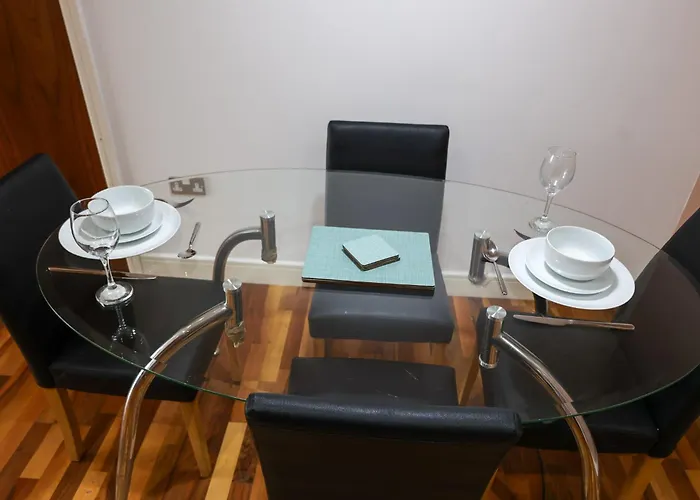 Centrally Located 1Br Apt Near Edg Cricket, University Of Bham, Priory Hospital & Cannon Hill Park
