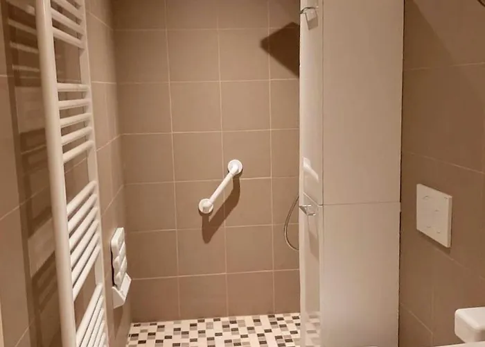 Schöne Ferienwohnung mit Balkon und Garten