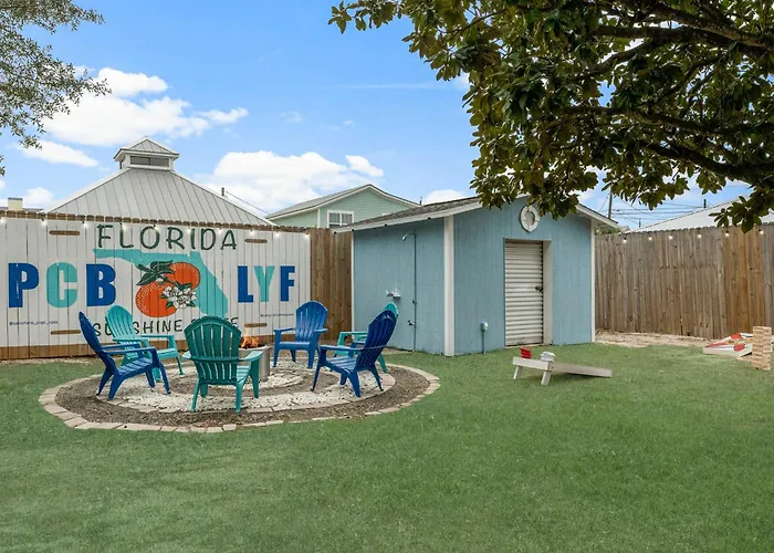 October Special! Walk To Beach - Private Yard - Fire Pit - Dog Friendly
