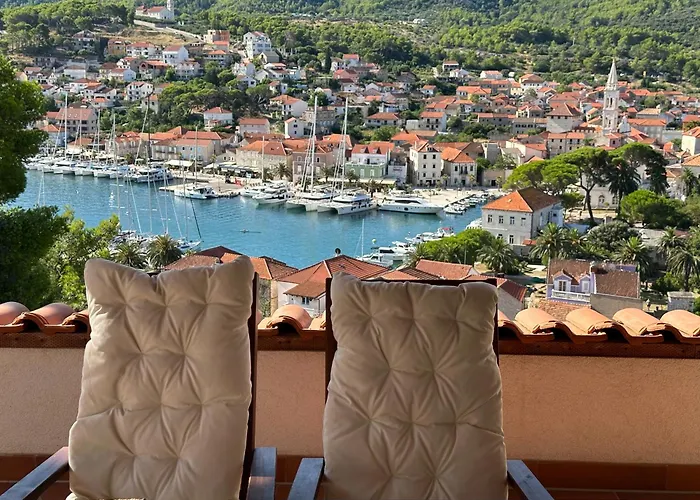 Bellavista Jelsa 2+2