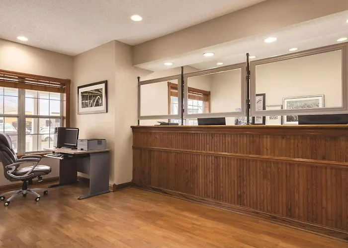 Country Inn & Suites By Radisson, Forest Lake, Mn
