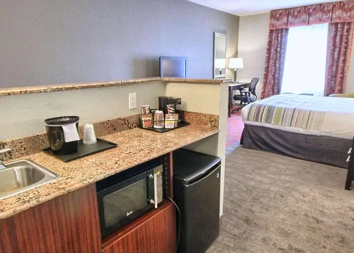 Country Inn & Suites By Radisson, Dearborn, Mi