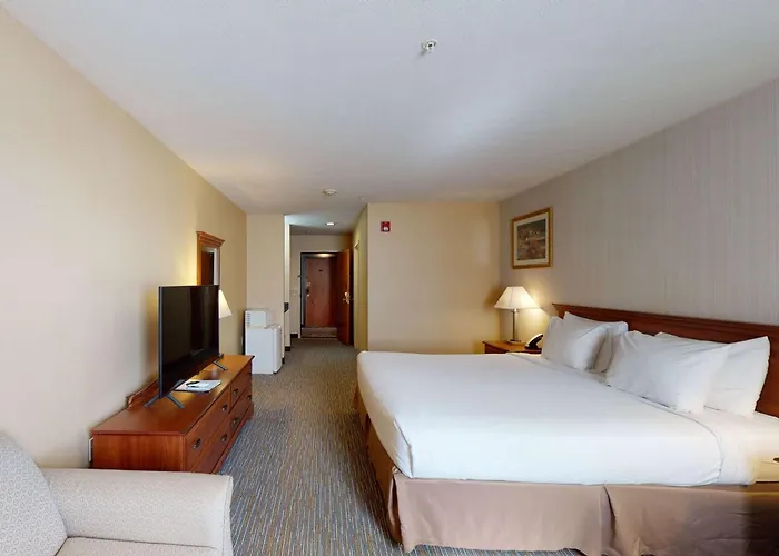 Ramada By Wyndham Strasburg - Shenandoah Valley