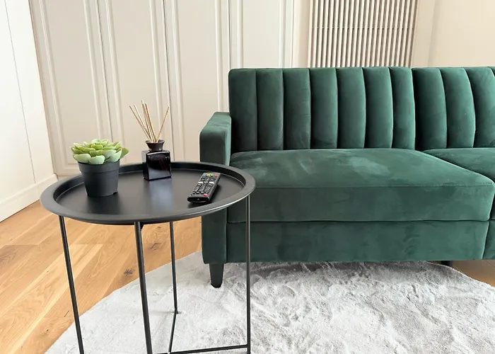 Stylish Apartment Getaway With Self Check-In And Free Parking Lot
