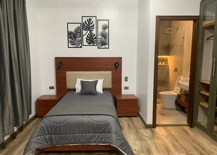 Hotel Sacha Golden