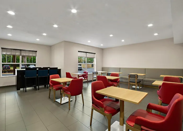 Comfort Inn & Suites Santee I-95