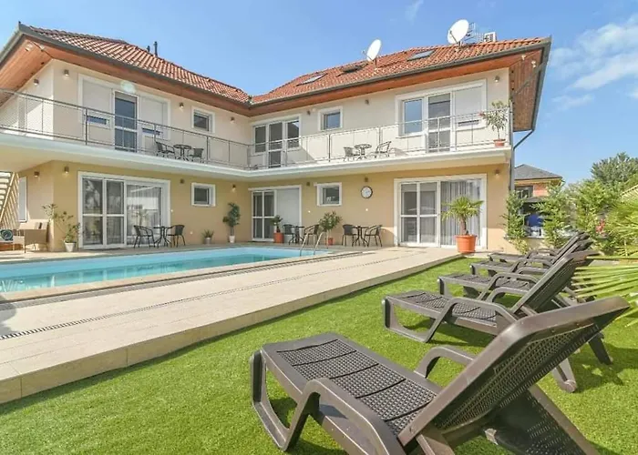 Happy Apartments