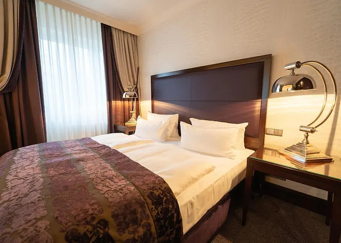 Bernstein Hotel Villa Kastania