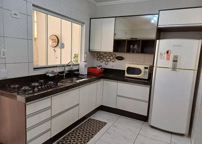 Sobrado charmoso em localização central!