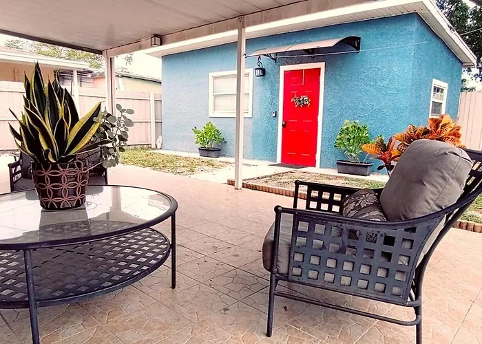 Loft Close To Downtown, Raymond James Stadium, Airport And Many More Places