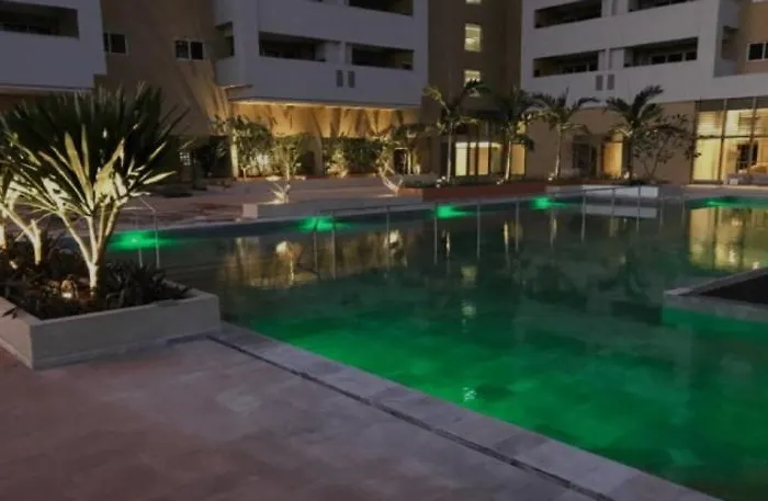 Hot Beach Suites