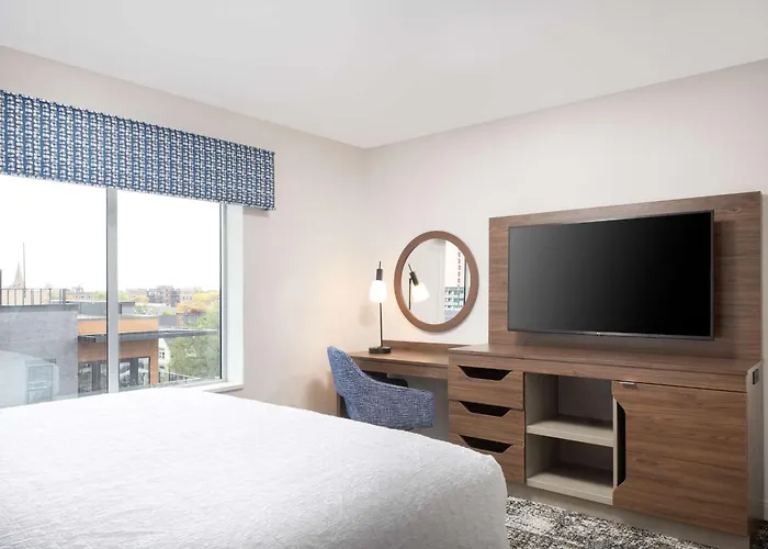 Hampton Inn & Suites Rochester Downtown