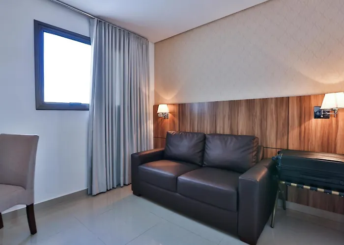 Mg Flats & Residence