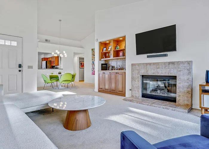 Idyll In The Desert - Immaculate Palm Desert Getaway