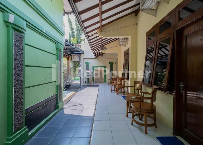 Hotel Wisata Ziarah Sunan Bonang Syariah Mitra Reddoorz
