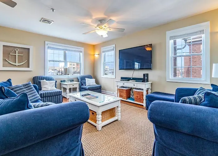 4-Bedroom Condo With Elevator And King Bed And Parking
