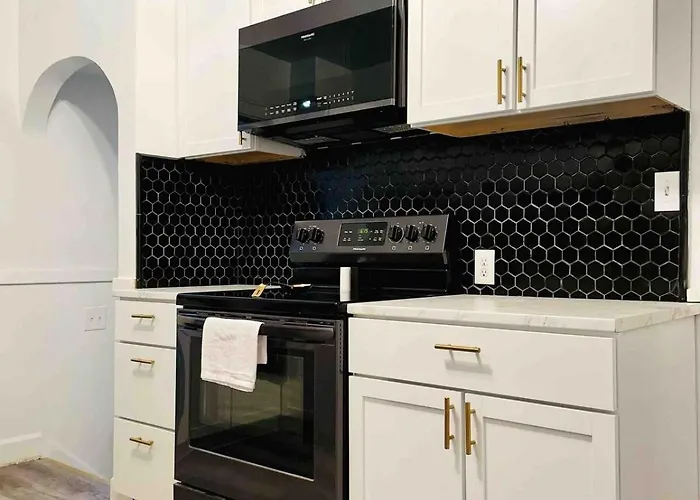 Centrally Located Evv Apartments