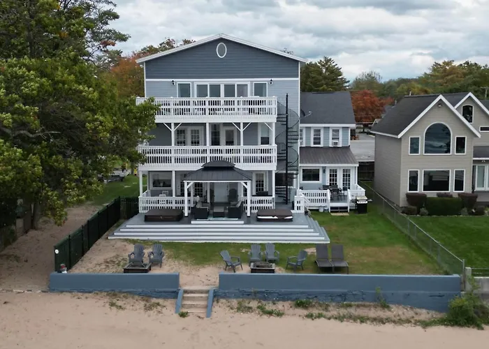 " The Penthouse" Historic Oneida Lakefront Condo 5