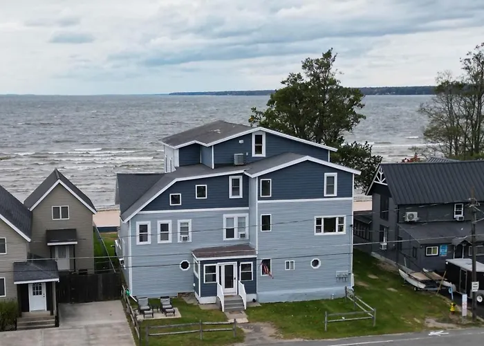 Historic Oneida Lakefront 2Br 1Ba Condo 4