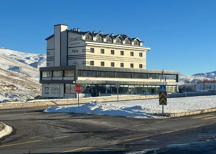 Zuemruet Palas Otel