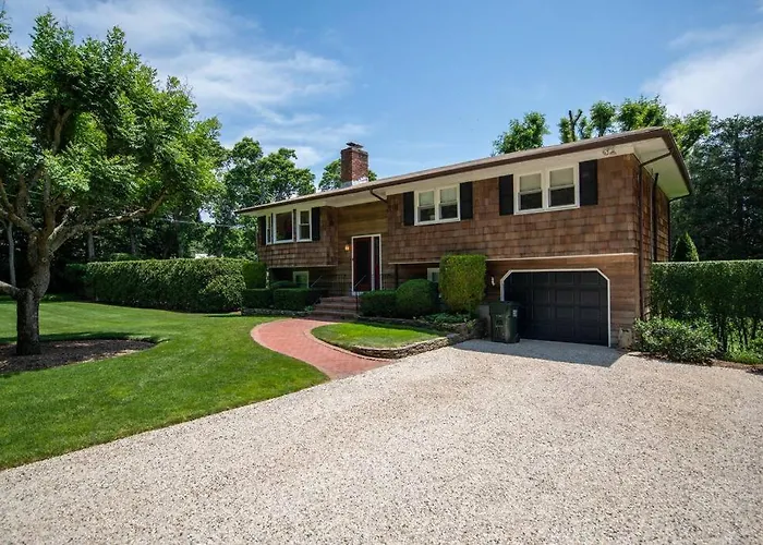 4 Bed 2 Bath - Salt Water Pool Close & Beaches