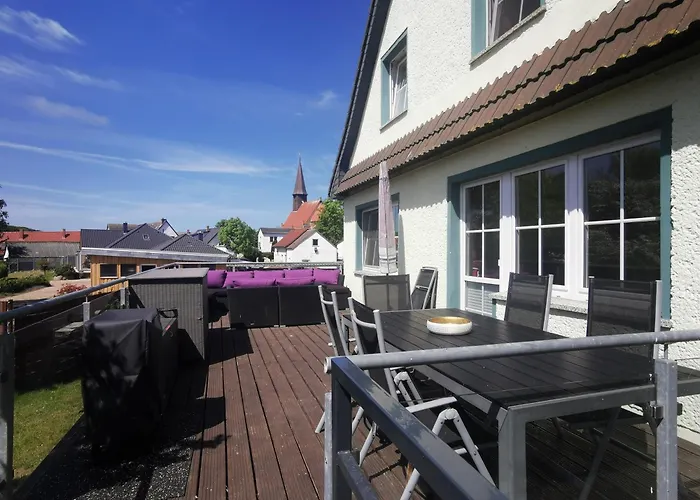 Ruegenferienhaus - Schaprode Hafen