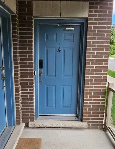 Modern 2Br Townhouse W Patio & Free Parking Family & Work Stays