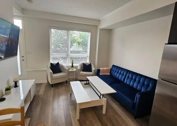 Modern 2Br Townhouse W Patio & Free Parking Family & Work Stays
