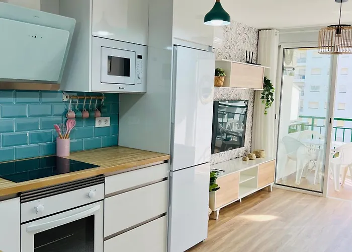 Apartamento Nuevo Centrico En Primera Linea De Playa Con Vistas Al Mar, Piscina, Aire Acondicionado Y Wifi