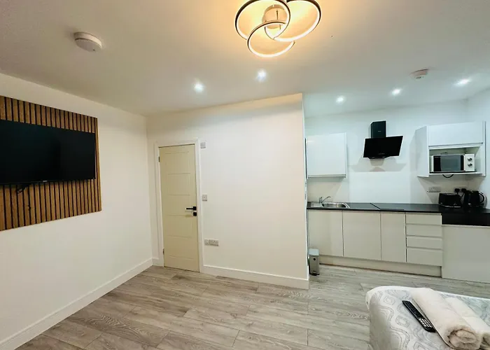 Heathrow Lodge Ltd