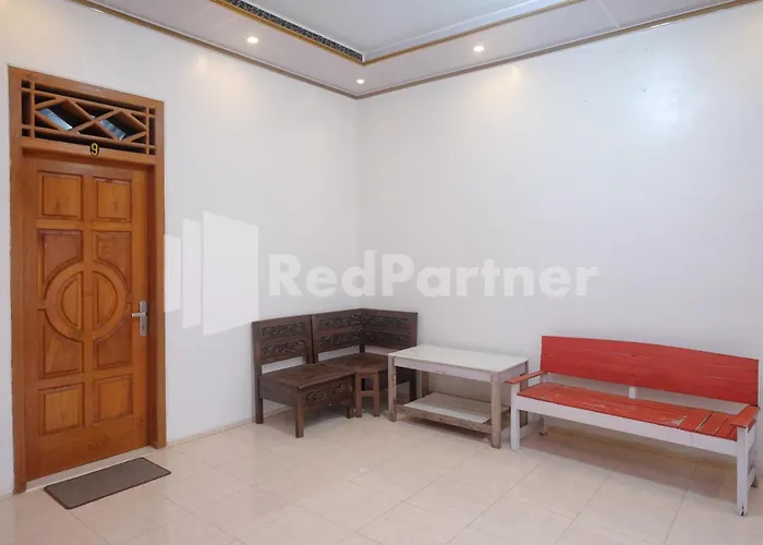 Wisma Giri Mulyo B Near Grojogan Sewu Mitra Reddoorz