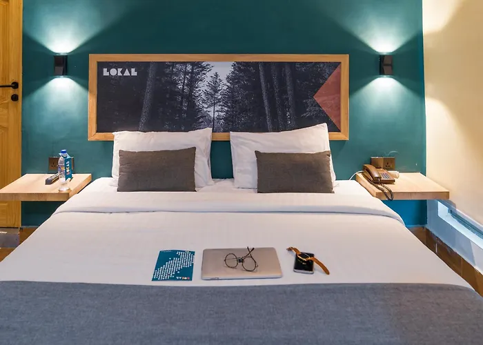 Lokal Rooms X Swat River