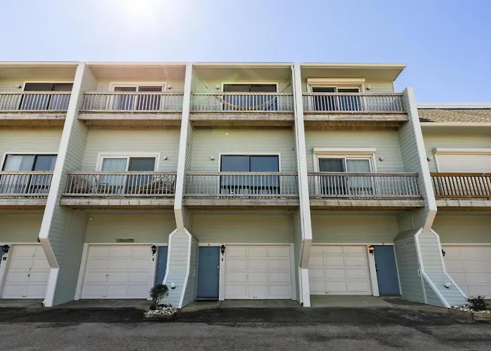 Coral Shores #4 Condo