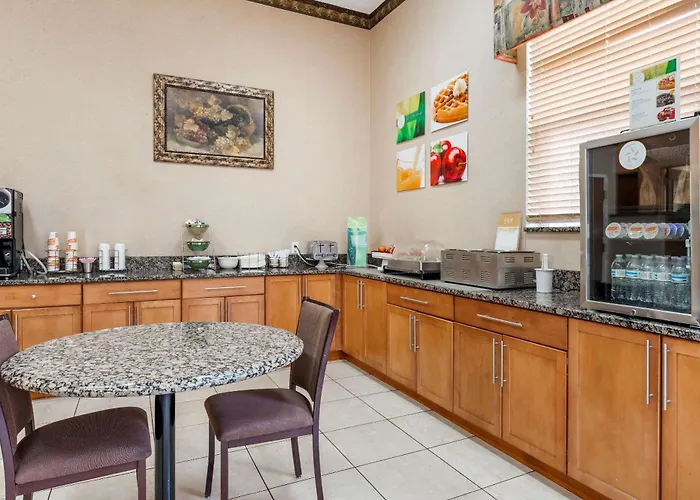 Quality Inn & Suites South-Obetz
