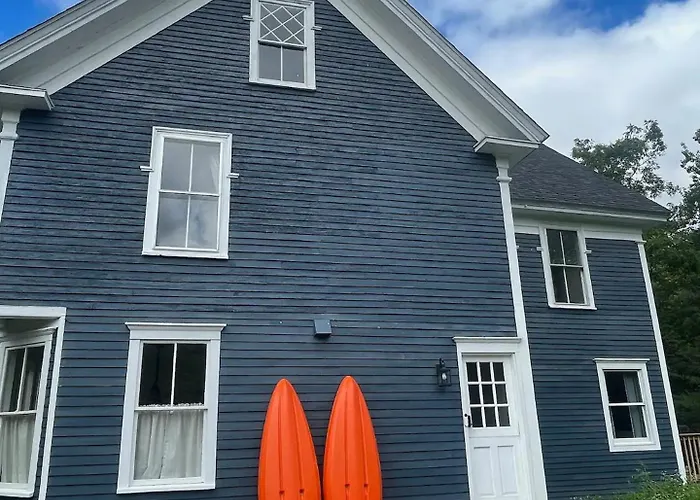 The Blueberry House - Spacious, Family & Pet-Friendly Retreat Near Sebago Lake