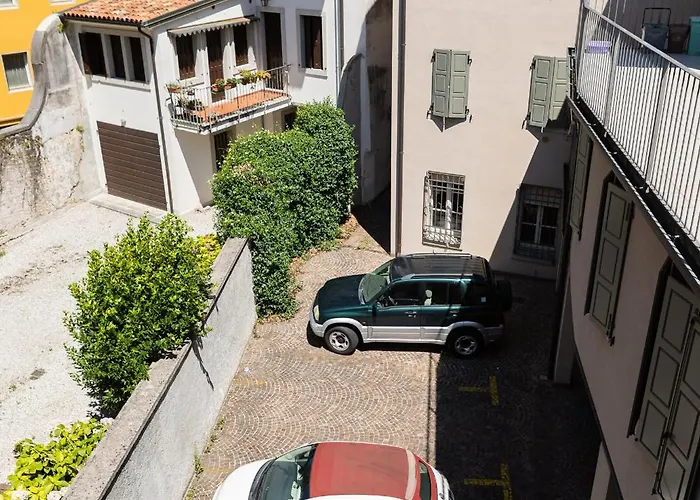 Double Private Parking, 2 Bedrooms & 2 Bathrooms - Elegant Apartment In Old Town