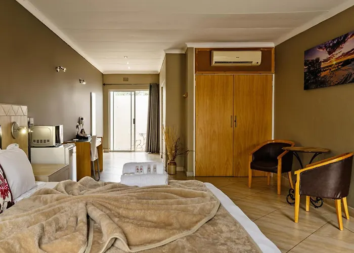 Kuruman Lodge