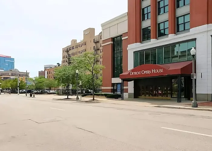 Heart Of Detroit Gem! 2Br Apt