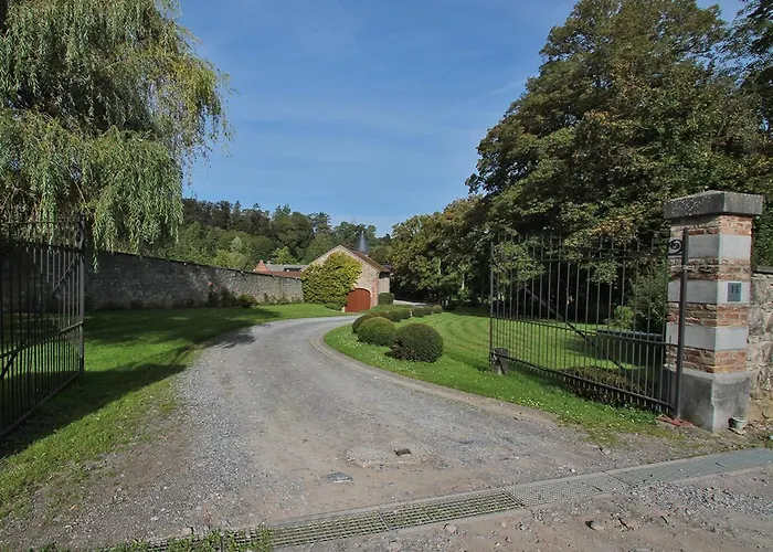 HôTel - Ferme Du ChâTeau D'Ahin