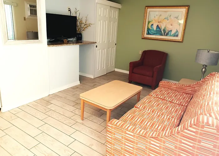 Johns Pass Beach Motel - Treasure Island Beach